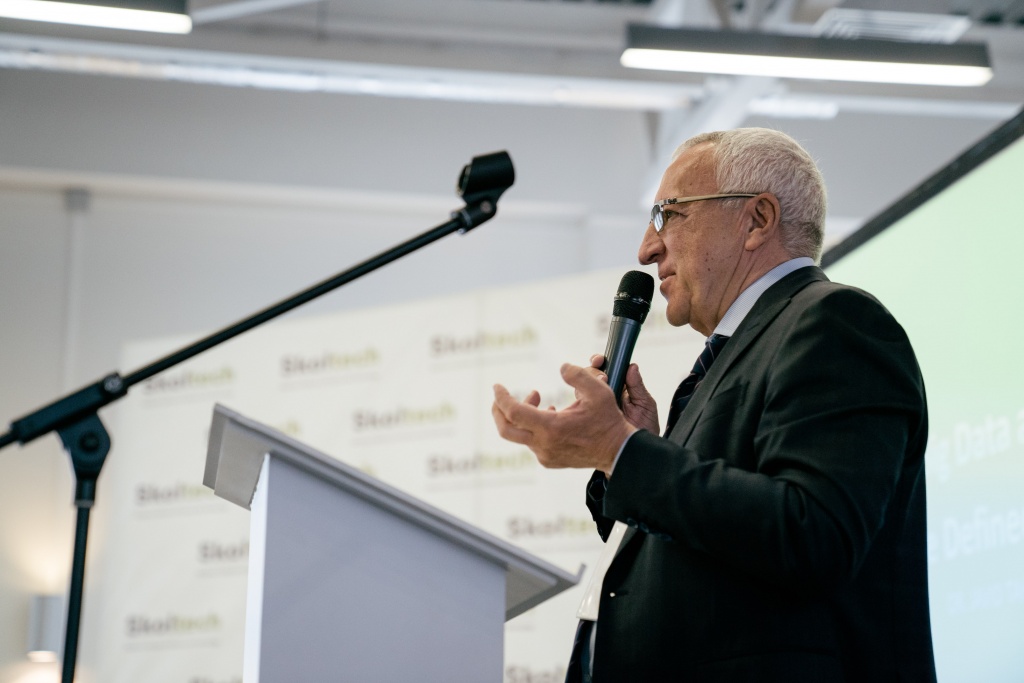 Conf (1 of 1)-8-min.jpg Conf (1 of 1)-8-min.jpg